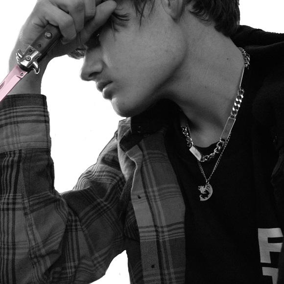 Meet your Posher, Dylan - Picture 1 of 1